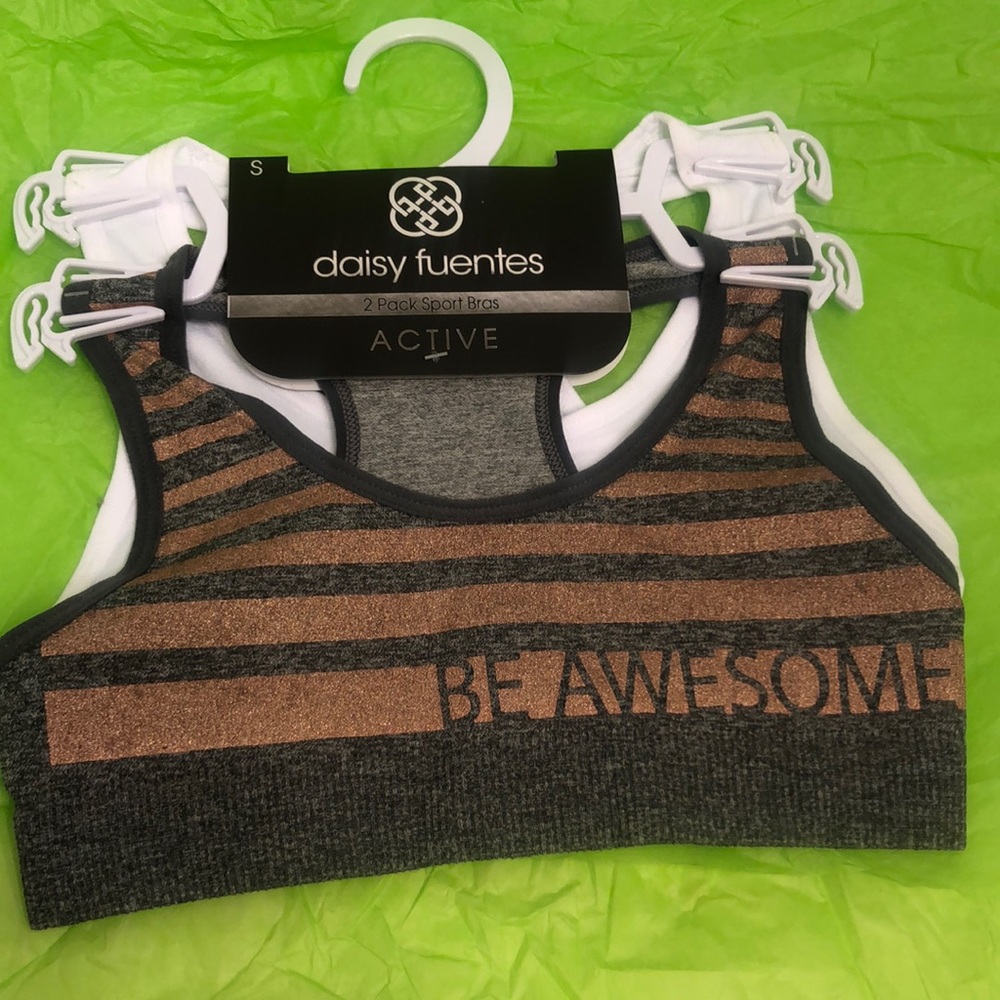 Sports bra size Small age6/7 chest 24”-26” 2pack Daisy Fuentes logo